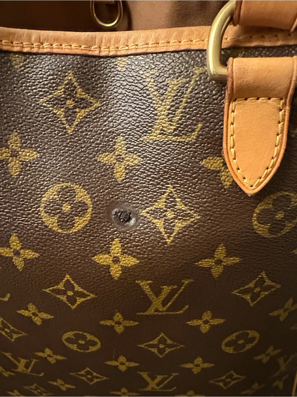Authentic Louis Vuitton Batignolles Monogram Canvas Shoulder Bag